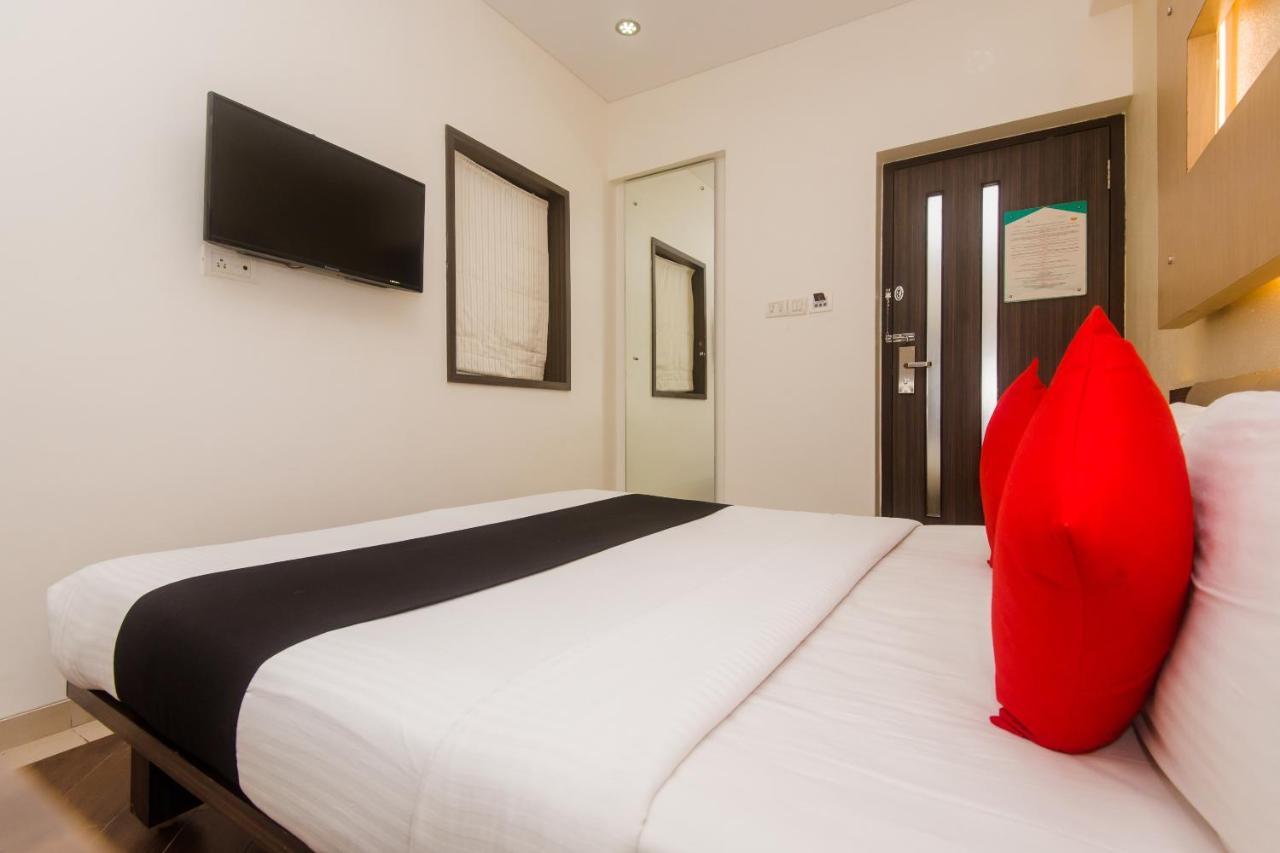 Hotel Capitol Thane Esterno foto